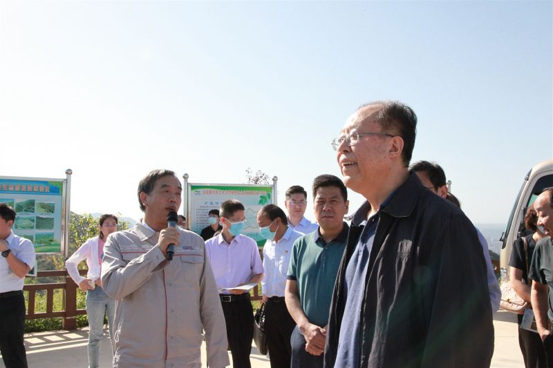 
				   
					河南省人大常委會黨組副書記、副主任馬懿一行到洛陽黃河同力調(diào)研
				 